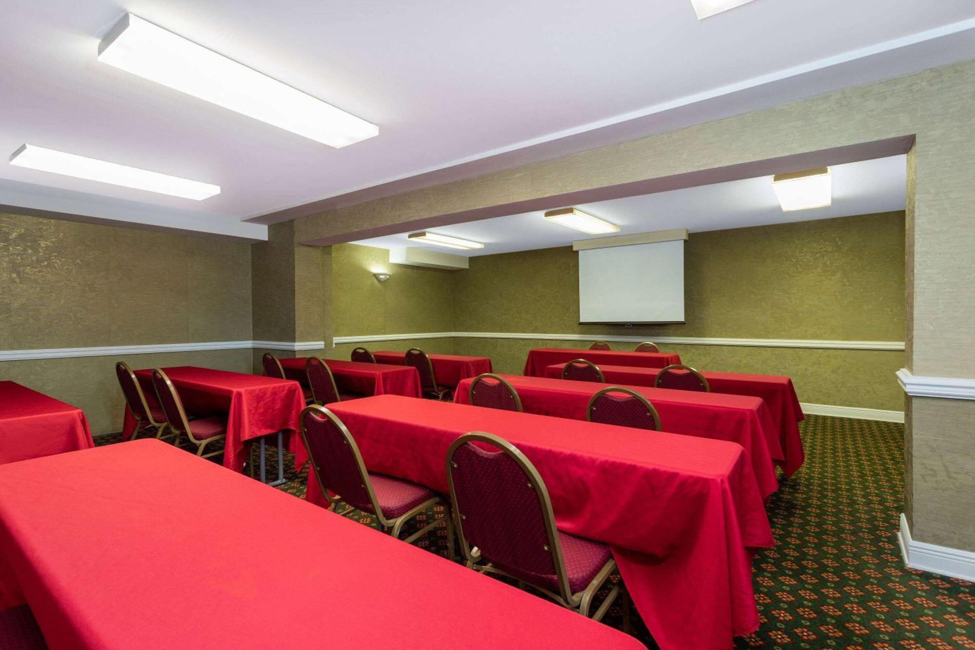 Hotel Ramada By Wyndham Altamonte Springs Near I-4 Zewnętrze zdjęcie