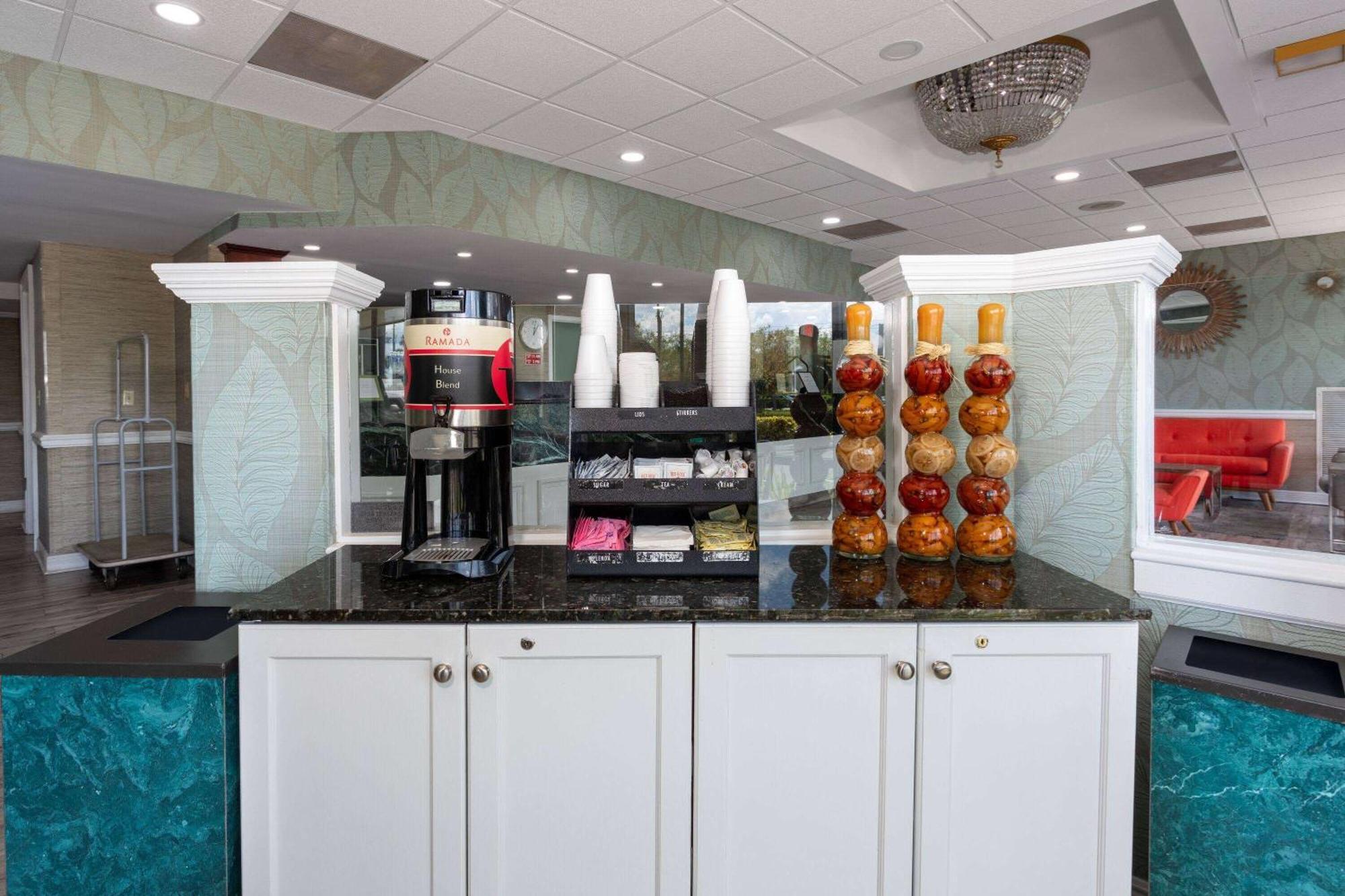 Hotel Ramada By Wyndham Altamonte Springs Near I-4 Zewnętrze zdjęcie