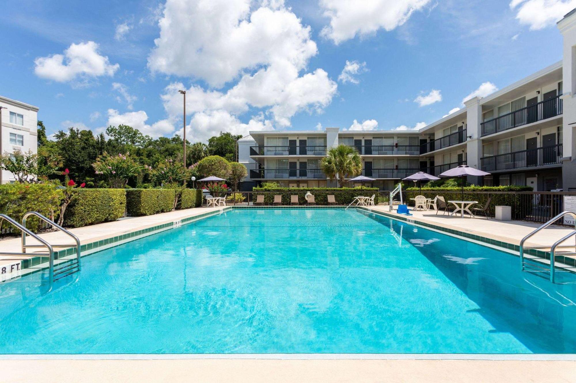 Hotel Ramada By Wyndham Altamonte Springs Near I-4 Zewnętrze zdjęcie